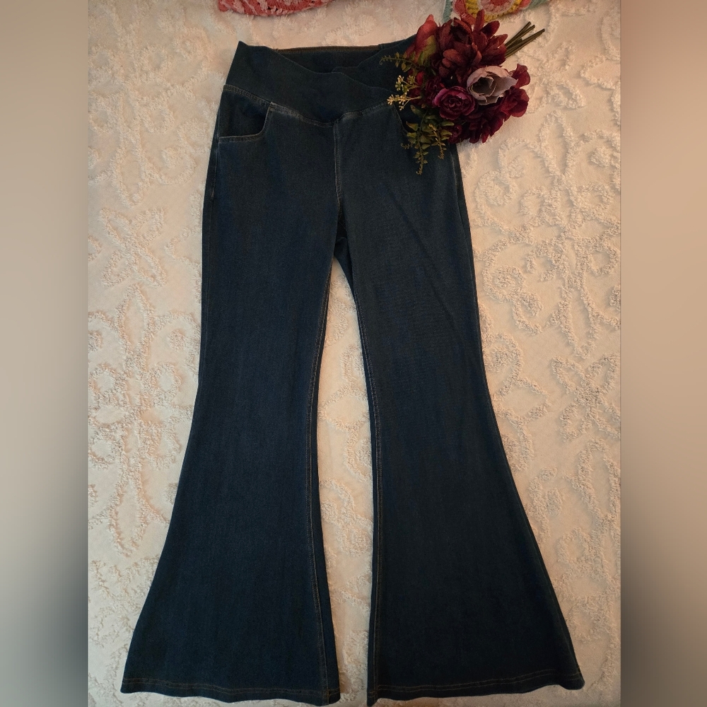 Womens' Wide Leg Jeans - Picture 3 of 10